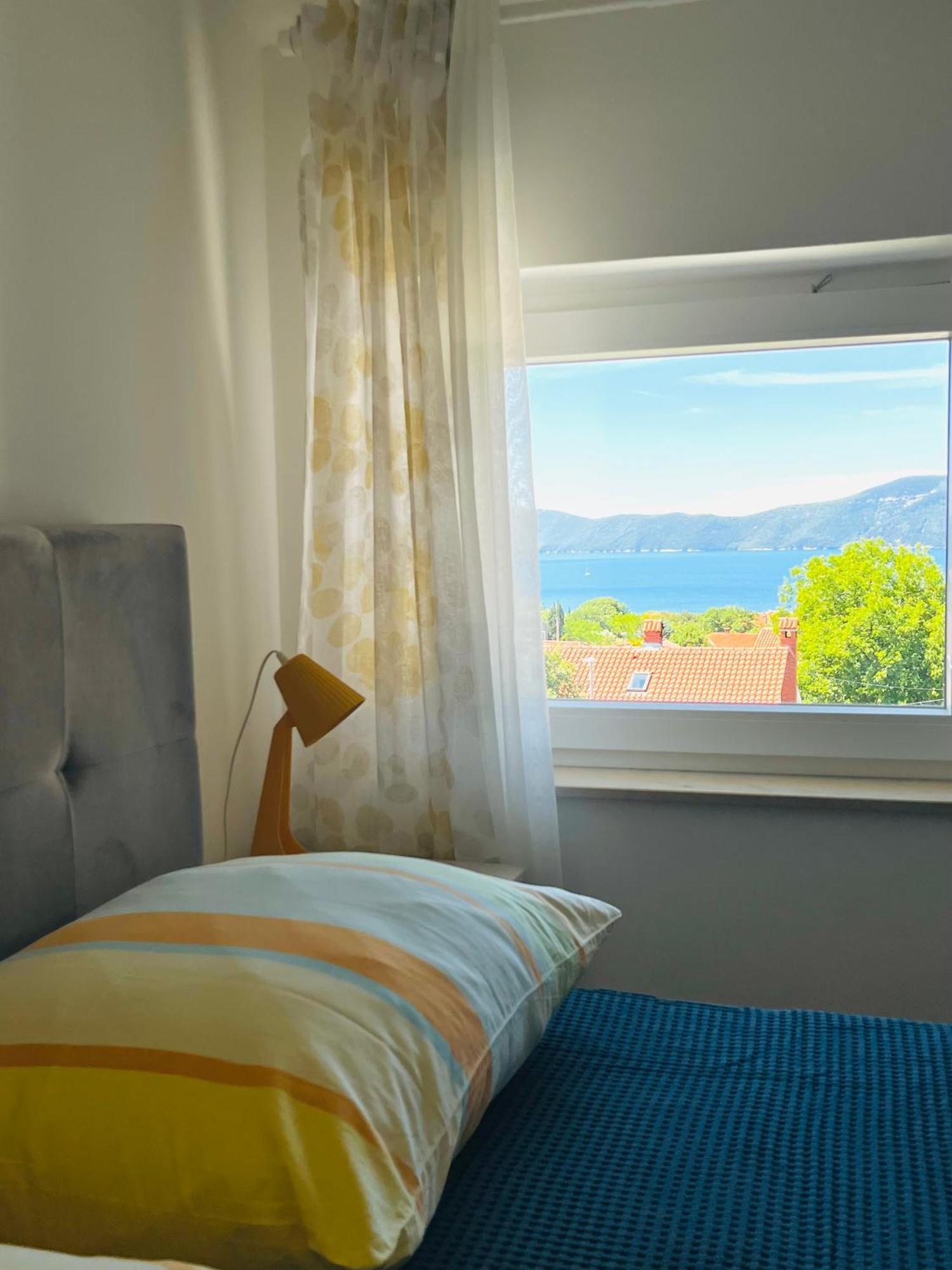 Apartments Renata Пинезичи Экстерьер фото