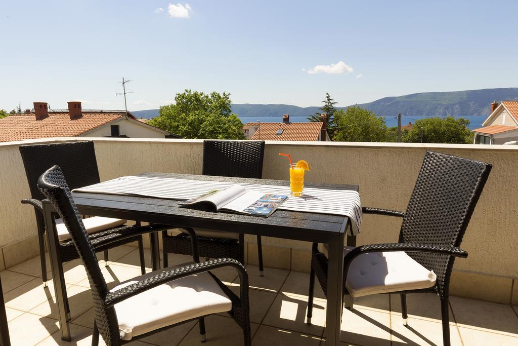 Apartments Renata Пинезичи Экстерьер фото